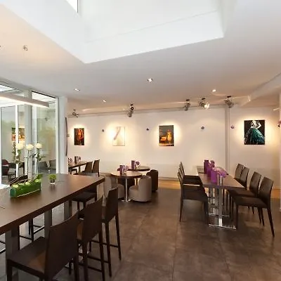 Le Marceau Bastille Париж 4*,